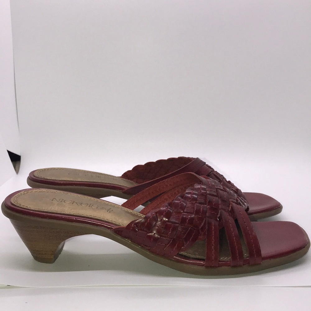 Nickels soft summerred Lea maroon sandals